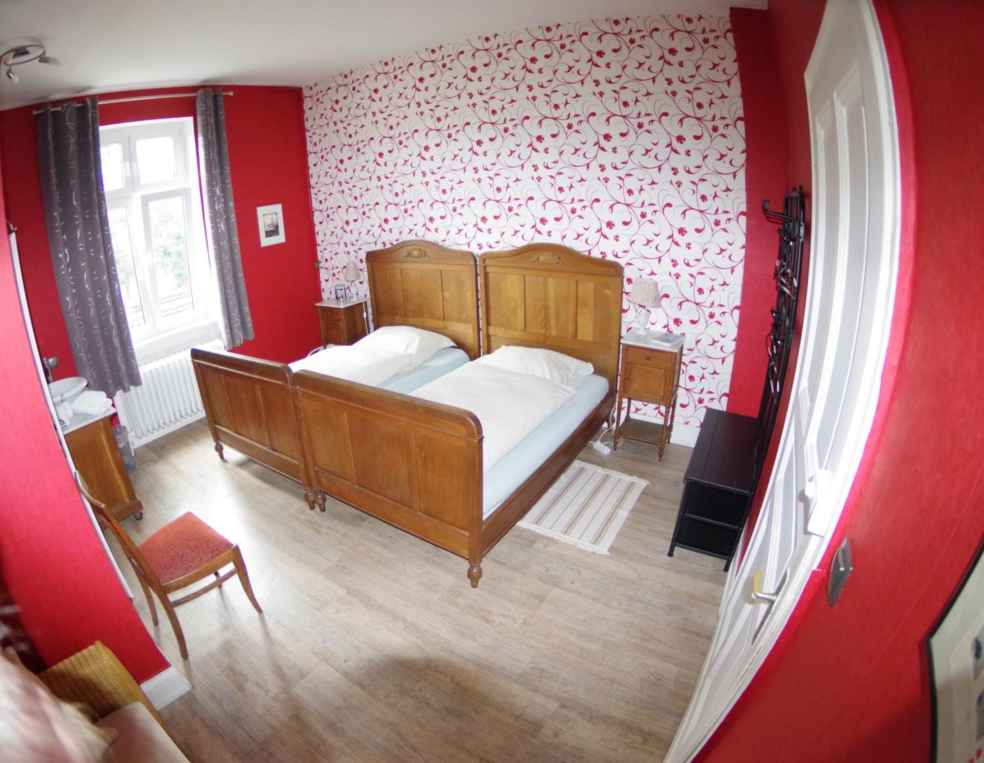 Wohnen Im Burghotel Lorch am Rhein Room photo